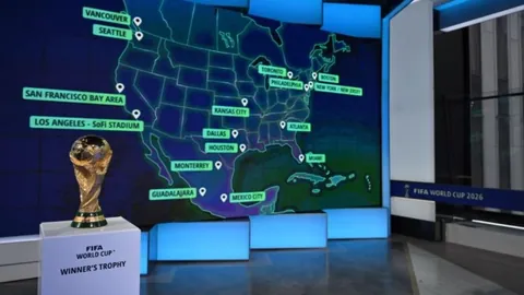 “冯珊珊登顶时刻：绿茵之外，青春少女的成长足迹”