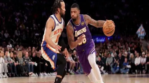 罗比-萨维奇首战告捷，助力球队夺英格兰第七级联赛冠军